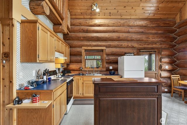 2945 Janet Avenue, Camano Island, WA 98282