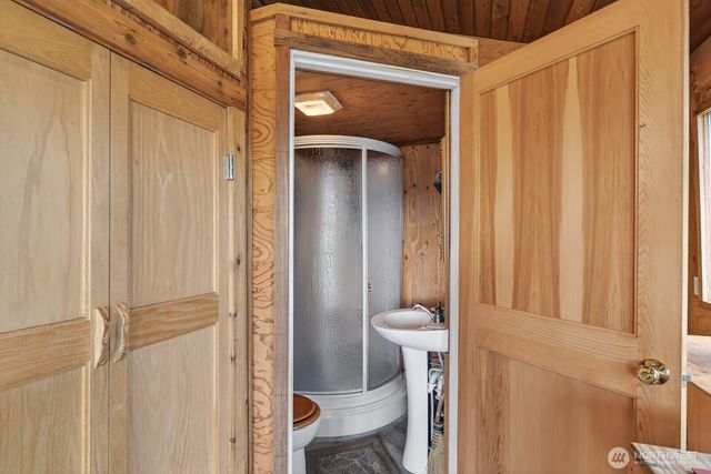 2945 Janet Avenue, Camano Island, WA 98282