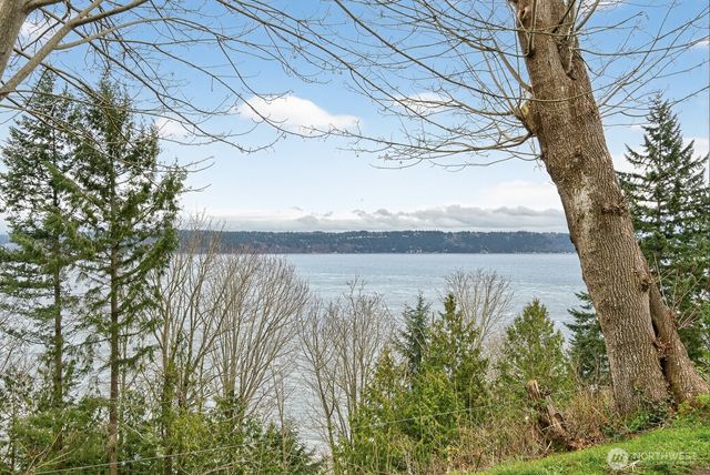 2945 Janet Avenue, Camano Island, WA 98282