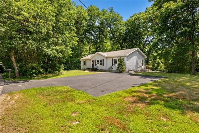 418 Webster St, Hanover, MA 02339
