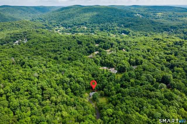 11 Hammond Road, New Fairfield, CT 06812