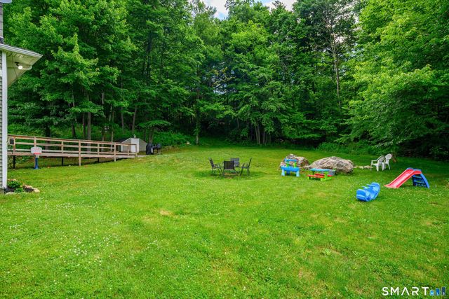 11 Hammond Road, New Fairfield, CT 06812