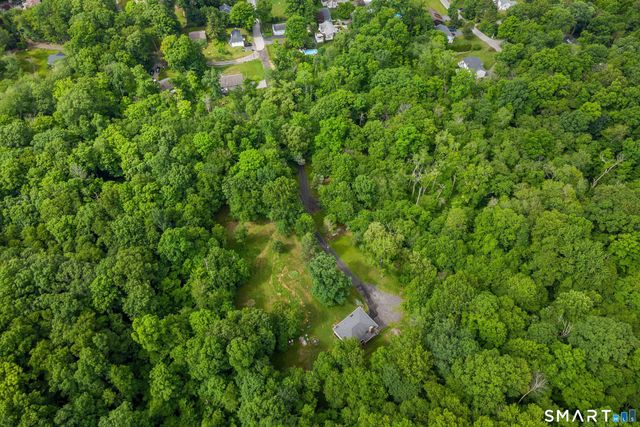 11 Hammond Road, New Fairfield, CT 06812