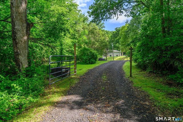 11 Hammond Road, New Fairfield, CT 06812