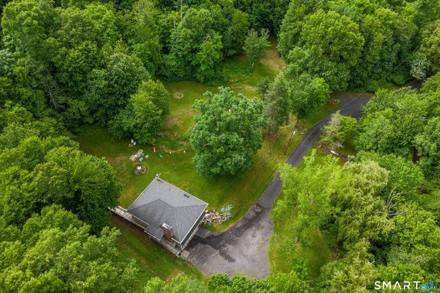 11 Hammond Road, New Fairfield, CT 06812