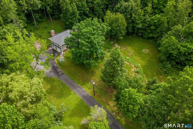 11 Hammond Road, New Fairfield, CT 06812
