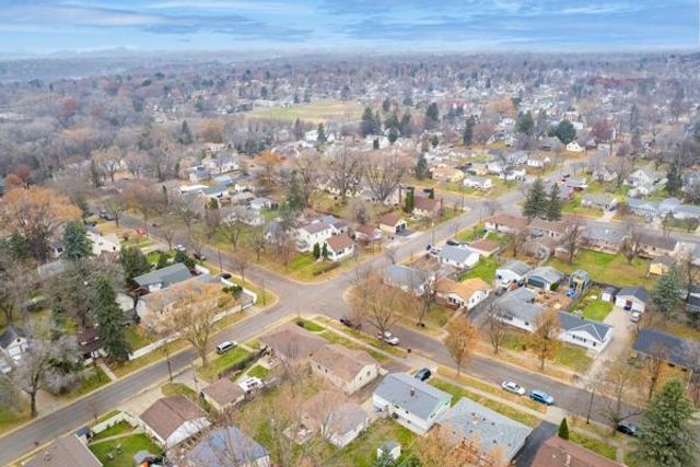 1728 Orange Avenue E, Saint Paul, MN 55106