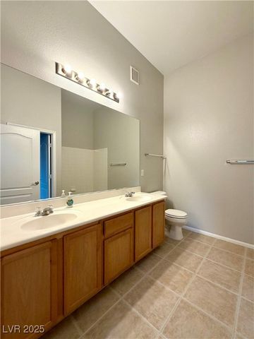 3570 CACTUS SHADOW Street 203, Las Vegas, NV 89129