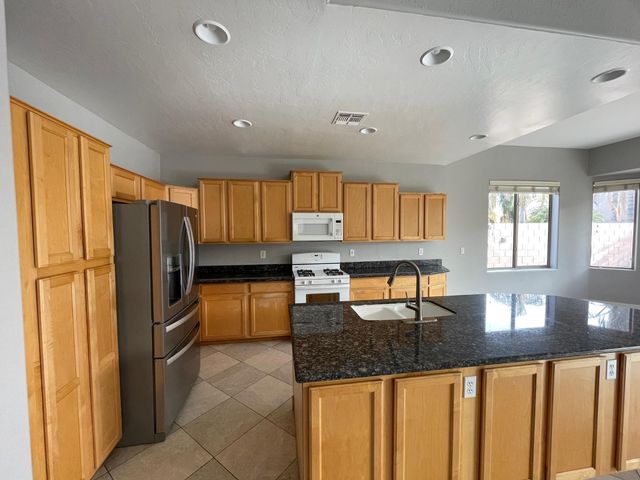 2225 E Detroit Street, Chandler, AZ 85225