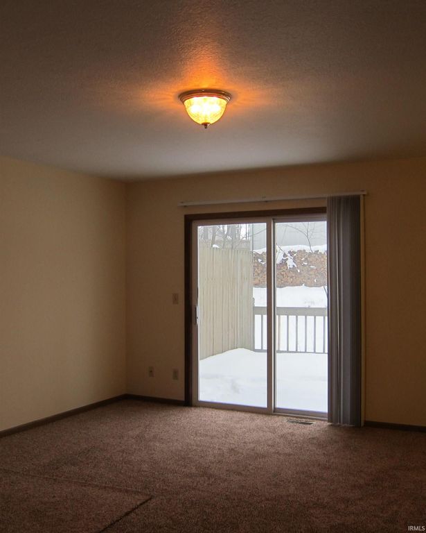 1040 N Forest View Drive, Ellettsville, IN 47429