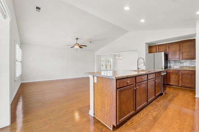 812 Sweeney Dr., Little River, SC 29566