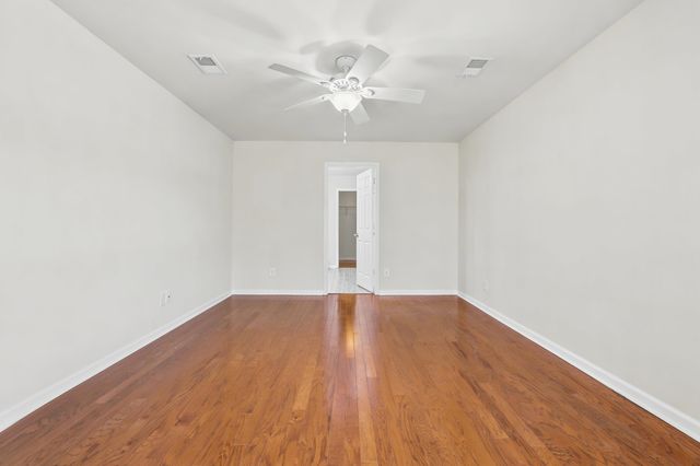 812 Sweeney Dr., Little River, SC 29566