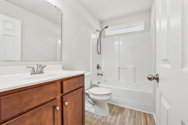 812 Sweeney Dr., Little River, SC 29566