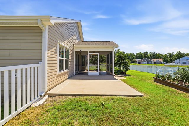 812 Sweeney Dr., Little River, SC 29566