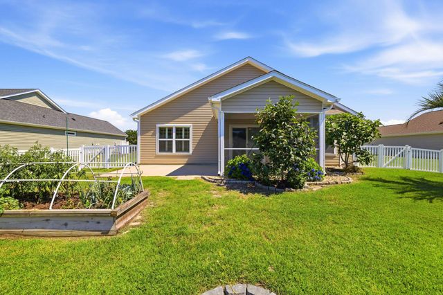 812 Sweeney Dr., Little River, SC 29566