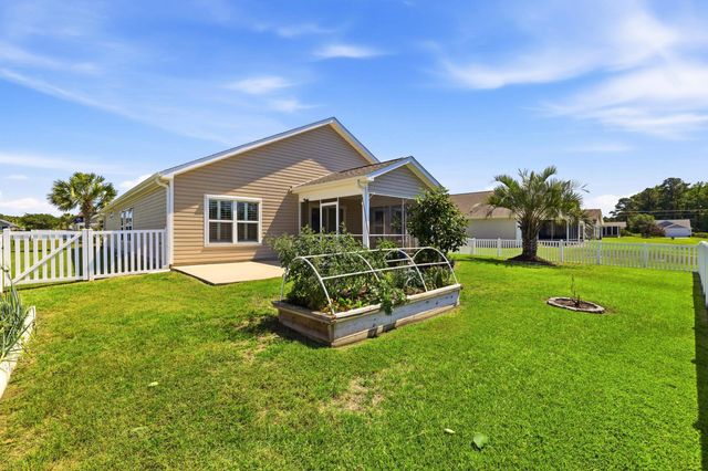 812 Sweeney Dr., Little River, SC 29566