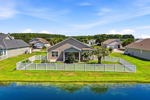 812 Sweeney Dr., Little River, SC 29566