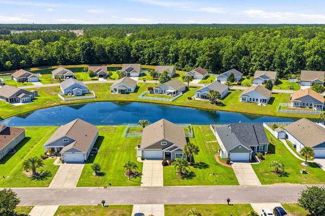 812 Sweeney Dr., Little River, SC 29566