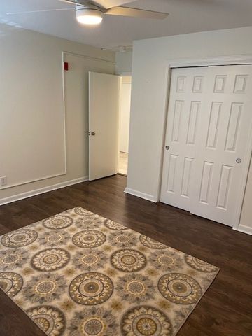 132 HOFFMAN Avenue 202, Cranston, RI 02920