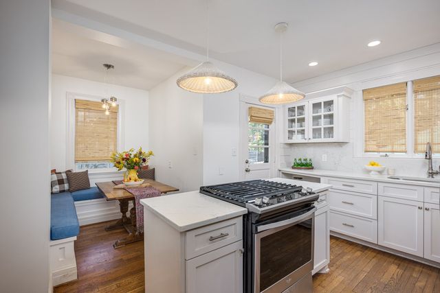 2002 18th Ave, S, Nashville, TN 37212