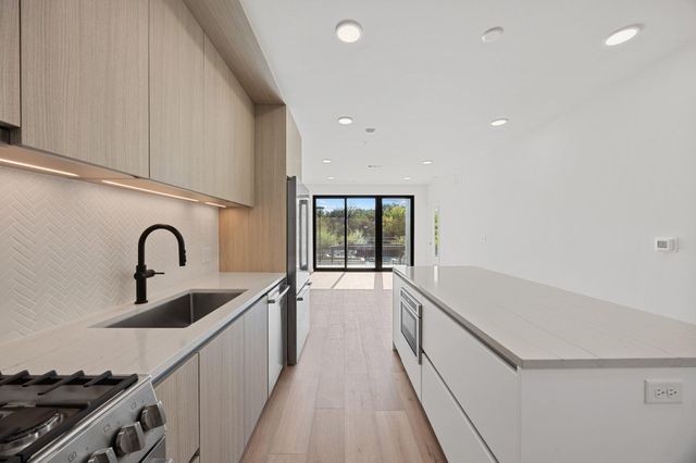 2209 S 1st ST 237, Austin, TX 78704