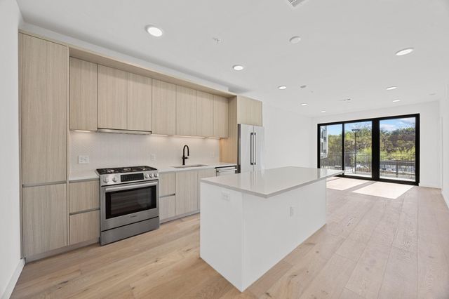 2209 S 1st ST 237, Austin, TX 78704