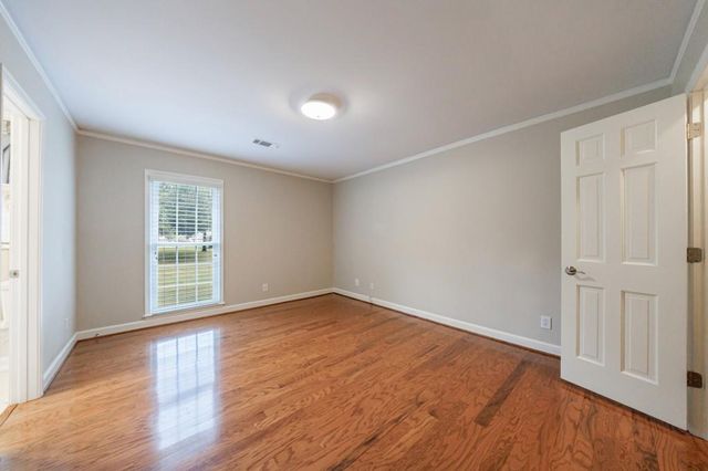 585 W Crossville Road, Roswell, GA 30075