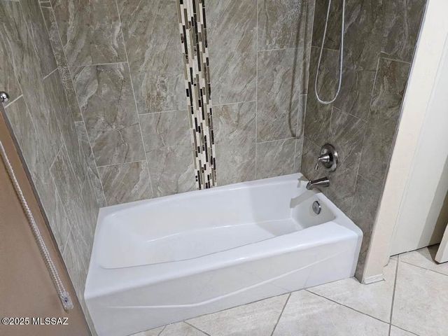 8021 N Padova Place, Tucson, AZ 85741