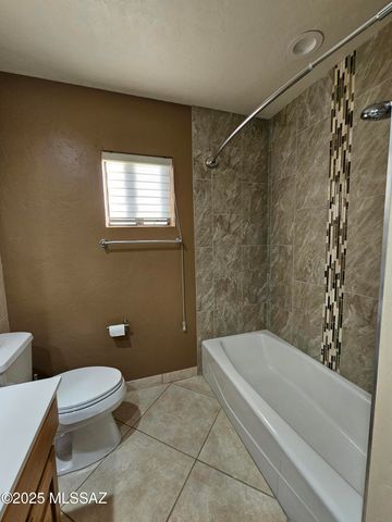 8021 N Padova Place, Tucson, AZ 85741