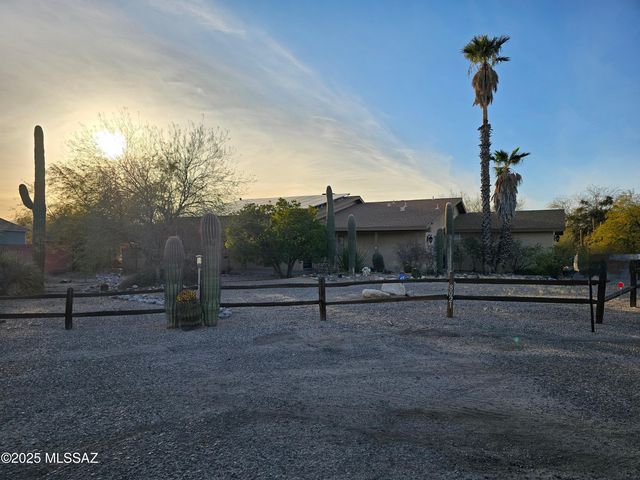 8021 N Padova Place, Tucson, AZ 85741