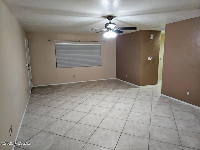 8021 N Padova Place, Tucson, AZ 85741