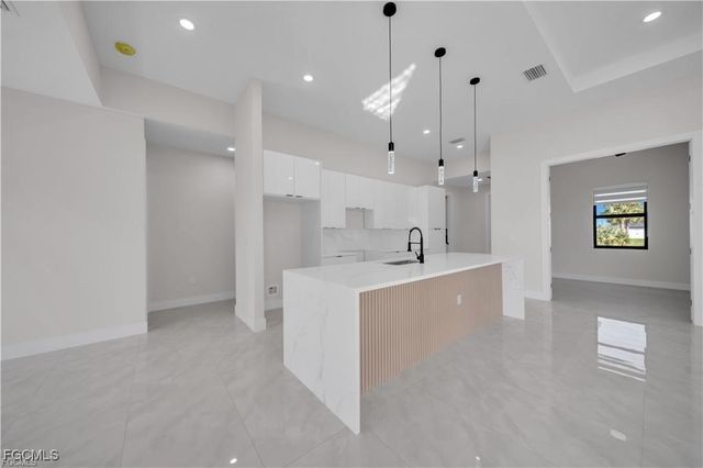 2601 14th ST SW, Lehigh Acres, FL 33976