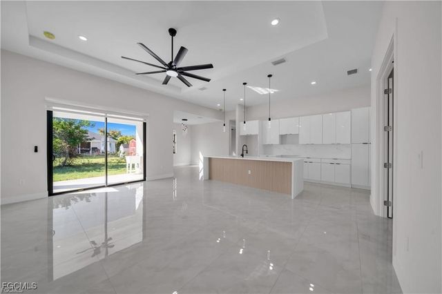 2601 14th ST SW, Lehigh Acres, FL 33976