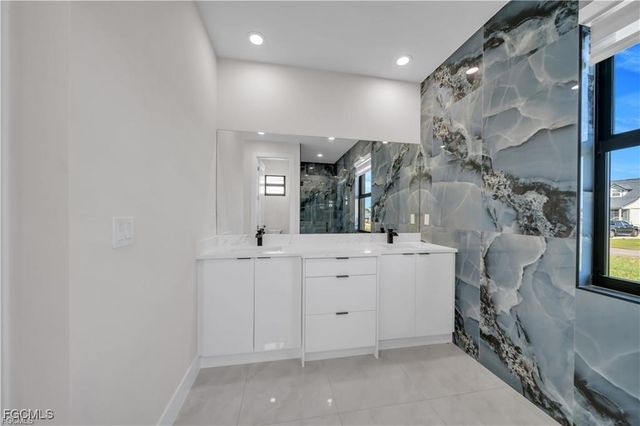 2601 14th ST SW, Lehigh Acres, FL 33976