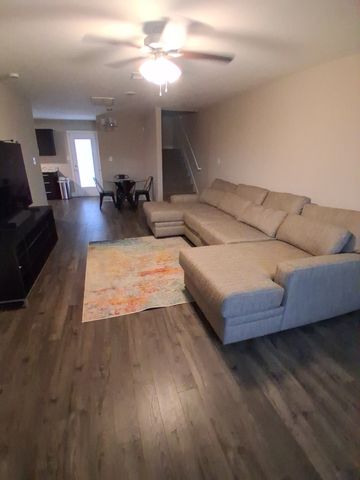 1307 Hugh Hunter Rd, Oak Grove, KY 42262