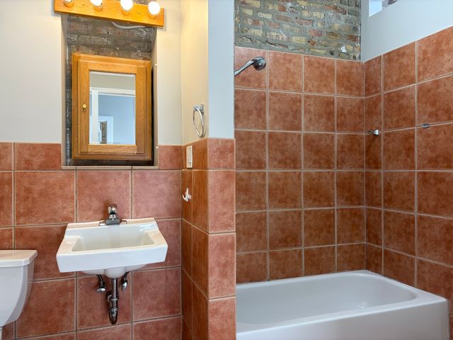 2727 S Archer Avenue 2, Chicago, IL 60608