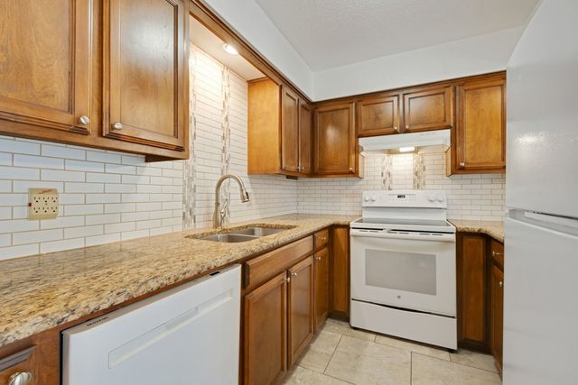 2416-2418 Bolivar Street, Denton, TX 76201