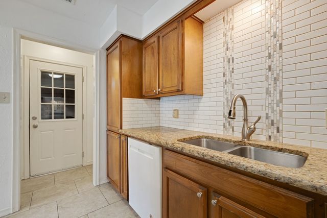 2416-2418 Bolivar Street, Denton, TX 76201