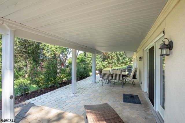 3 Prospect St, Peapack Gladstone Boro, NJ 07977