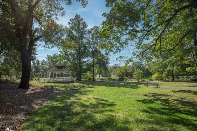 3 Prospect St, Peapack Gladstone Boro, NJ 07977