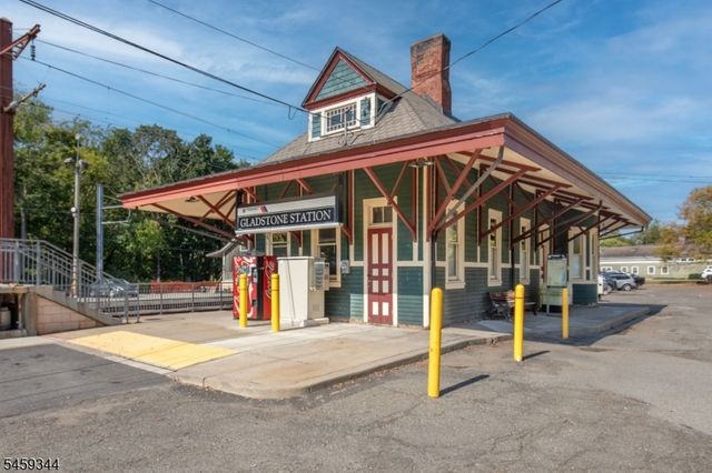 3 Prospect St, Peapack Gladstone Boro, NJ 07977
