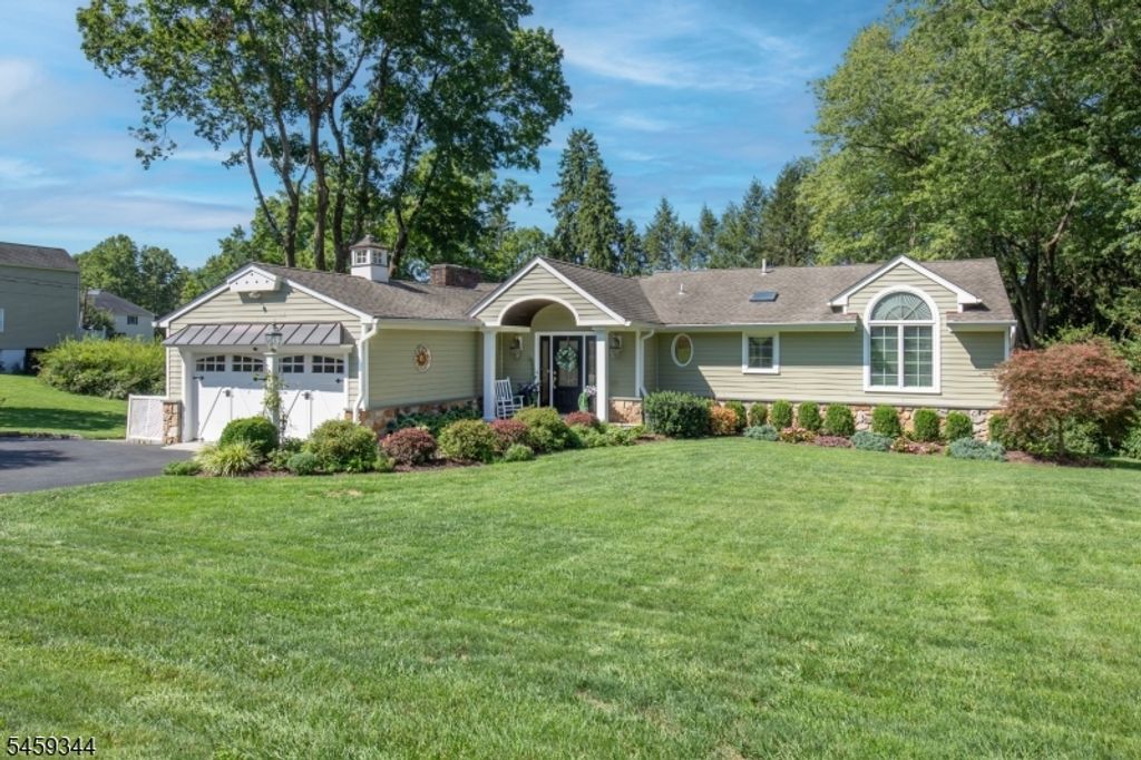 3 Prospect St, Peapack Gladstone Boro, NJ 07977