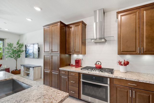 4100 Cypress Grove Dr, Rancho Cordova, CA 95742