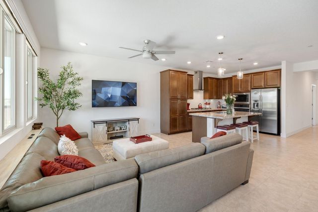 4100 Cypress Grove Dr, Rancho Cordova, CA 95742