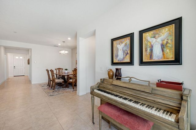 4100 Cypress Grove Dr, Rancho Cordova, CA 95742