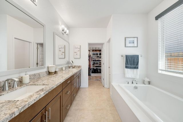 4100 Cypress Grove Dr, Rancho Cordova, CA 95742