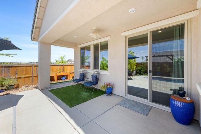 4100 Cypress Grove Dr, Rancho Cordova, CA 95742