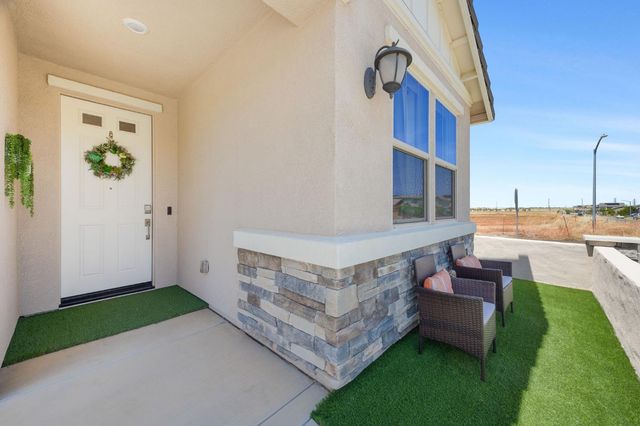 4100 Cypress Grove Dr, Rancho Cordova, CA 95742