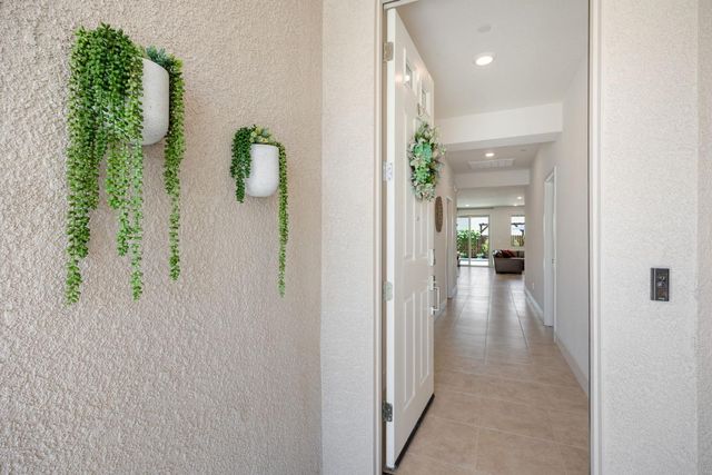 4100 Cypress Grove Dr, Rancho Cordova, CA 95742