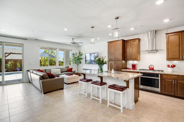4100 Cypress Grove Dr, Rancho Cordova, CA 95742